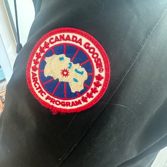 Canada goose parka fur - Picture 6 of 9